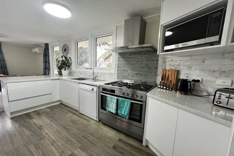 Photo of property in 3 Greenwich Grove, Stokes Valley, Lower Hutt, 5019