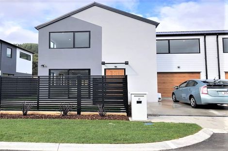 Photo of property in 8 Desert Gold Lane, Wallaceville, Upper Hutt, 5018