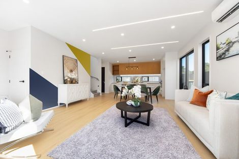 Photo of property in 3b Pendlebury Street, Green Bay, Auckland, 0604