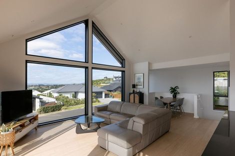 Photo of property in 50 Bert Wall Drive, Omokoroa, 3114
