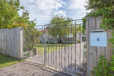 Photo of property in 6 Gill Avenue, Te Atatu Peninsula, Auckland, 0610