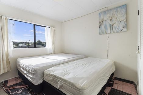 Photo of property in 6 Katrina Place, Massey, Auckland, 0614