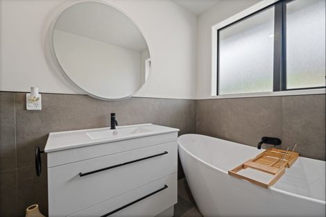 Photo of property in 21c Garrett Drive, Whalers Gate, New Plymouth, 4310