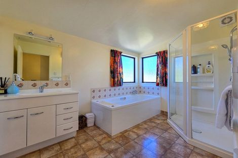 Photo of property in 1 Burnett Place, Lake Tekapo, 7999
