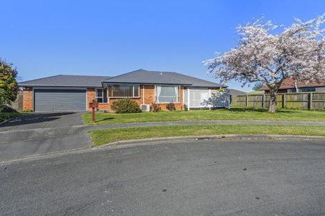 Photo of property in 28 Peebles Drive, Hei Hei, Christchurch, 8042