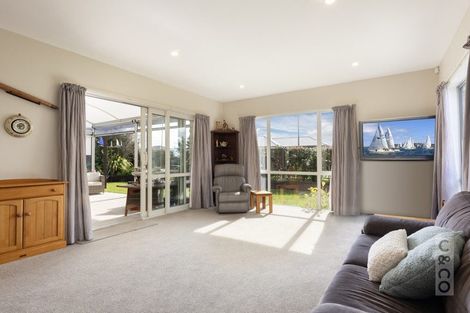 Photo of property in 64 Pohutukawa Parade, Riverhead, 0820