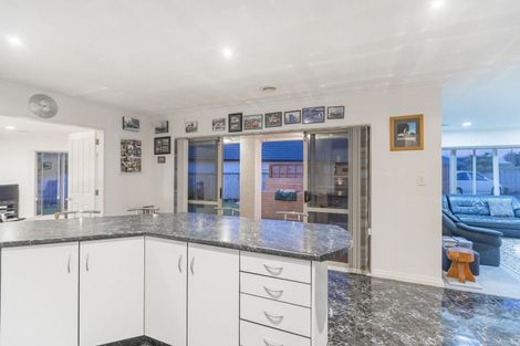 Photo of property in 27 Millennium Hill, Paraparaumu, 5032