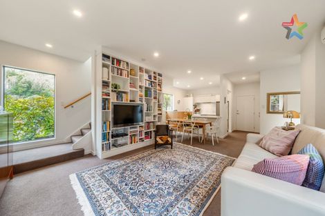 Photo of property in 2 Tiketike Way, Brooklyn, Wellington, 6021