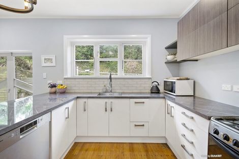 Photo of property in 9 Kaihuia Terrace, Northland, Wellington, 6012