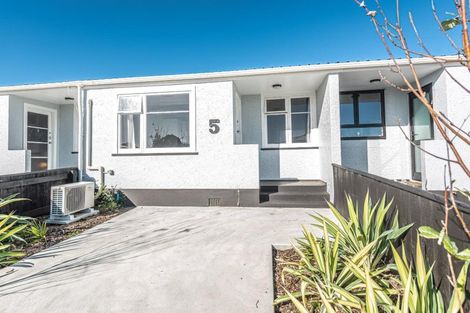 Photo of property in 1 Kupe Place, Castlecliff, Whanganui, 4501
