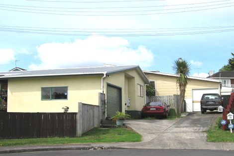 Photo of property in 12 Harding Avenue, Te Atatu South, Auckland, 0610