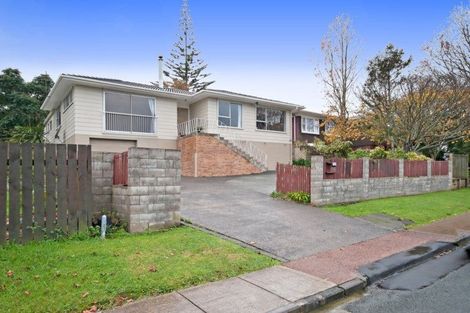 Photo of property in 19 Helleur Road, Massey, Auckland, 0614