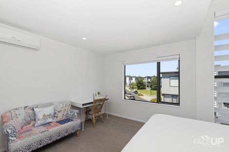 Photo of property in 32 Memorial Park Lane, Hobsonville, Auckland, 0618