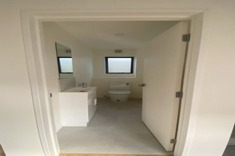 Photo of property in 37a Allington Road, Massey, Auckland, 0614