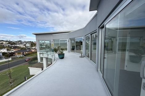Photo of property in 18 Zita Avenue, Matakatia, Whangaparaoa, 0930
