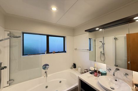 Photo of property in 1/56 Balmoral Lane, Redcliffs, Christchurch, 8081