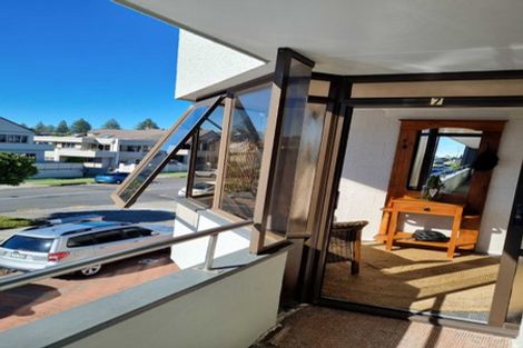 Photo of property in 40 Maunganui Road, Mount Maunganui, 3116