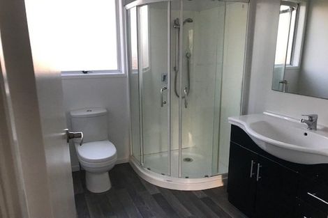 Photo of property in 20 Zingaro Place, Massey, Auckland, 0614