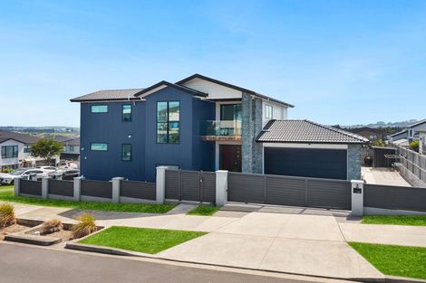 Photo of property in 2 Drumnaconagher Road, Flat Bush, Auckland, 2019