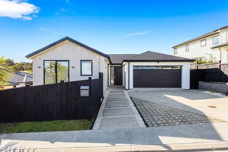 Photo of property in 13 Franheim Crescent, Orewa, 0931