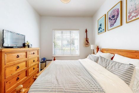 Photo of property in Hamilton Flats, 9u7 Hawker Street, Mount Victoria, Wellington, 6011