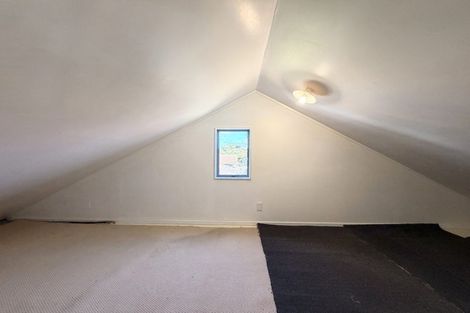 Photo of property in 8 Jillteresa Crescent, Half Moon Bay, Auckland, 2012