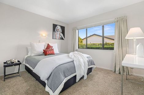 Photo of property in 77 Harvey Street, Waipahihi, Taupo, 3330