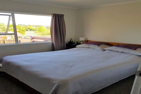 Photo of property in 1/19 Weetman Drive, Browns Bay, Auckland, 0630