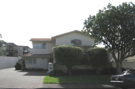 Photo of property in 1/2 Frieston Road, Milford, Auckland, 0620
