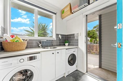 Photo of property in 921 Whangaparaoa Road, Manly, Whangaparaoa, 0930