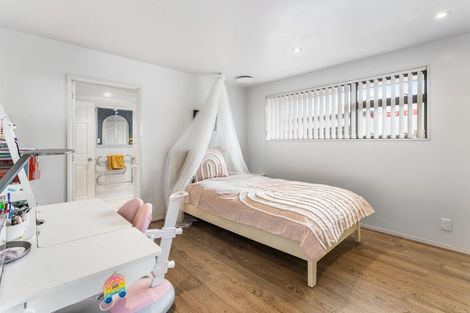 Photo of property in 9 Renoir Street, West Harbour, Auckland, 0618