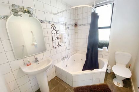 Photo of property in 9 Defoe Place, Waltham, Christchurch, 8023