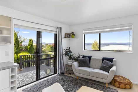 Photo of property in 80 Wakeman Road, Acacia Bay, Taupo, 3330
