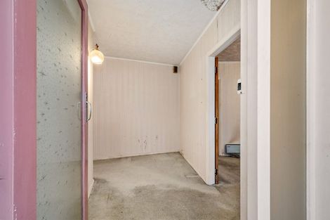 Photo of property in 27 Lees Grove, Wainuiomata, Lower Hutt, 5014