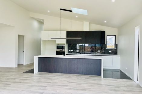 Photo of property in 17 Cronshaw Road, Karaka, 2113