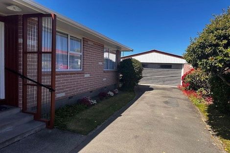 Photo of property in 70 Daniels Road, Redwood, Christchurch, 8051