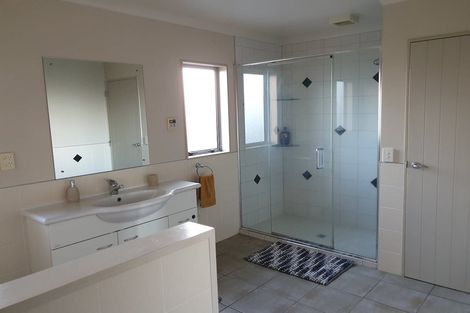 Photo of property in 10 Consort Close, Paraparaumu Beach, Paraparaumu, 5032