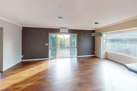 Photo of property in 27 Johnstone Drive, Fitzherbert, Palmerston North, 4410