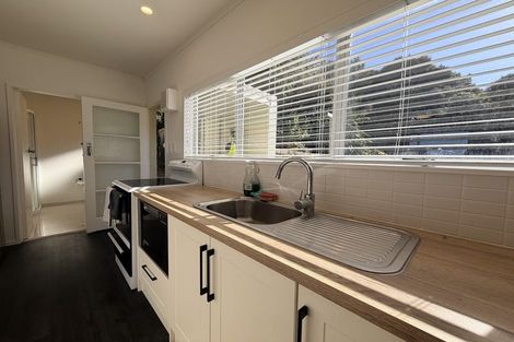 Photo of property in 73b Airlie Road, Plimmerton, Porirua, 5026