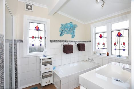 Photo of property in 110 Hastings Street, Halcombe, Feilding, 4779