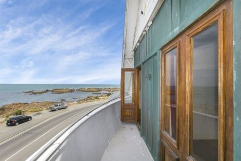 Photo of property in 330 The Esplanade, Island Bay, Wellington, 6023