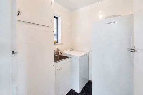 Photo of property in 12 Salas Place, Papakura, 2110