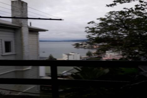 Photo of property in 2f2 Oriental Terrace, Mount Victoria, Wellington, 6011