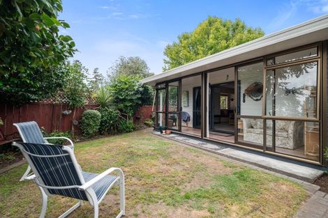 Photo of property in 7 Kathleen Place, Rainbow Point, Taupo, 3330