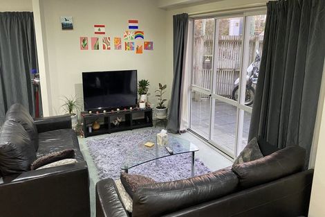 Photo of property in 37u2 Mills Road, Brooklyn, Wellington, 6021