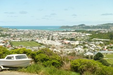 Photo of property in 172 Nevay Road, Karaka Bays, Wellington, 6022