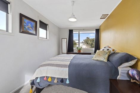 Photo of property in 16 Owhiti Street, Titahi Bay, Porirua, 5022