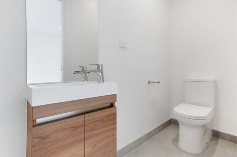 Photo of property in 1/39 Pakuranga Road, Pakuranga, 2010