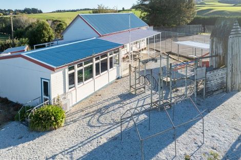 Photo of property in 22 Glenham School Road, Glenham, Wyndham, 9891