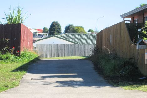 Photo of property in 19 Glenveagh Park Drive, Weymouth, Auckland, 2103